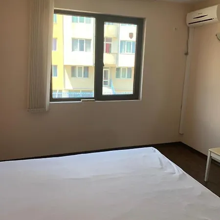 Apartment Beachfront App In Ravda